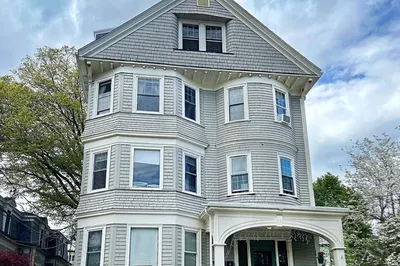 70 Perry St #3 1