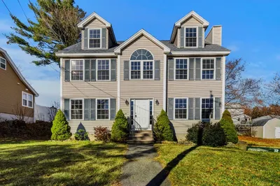 32 Honora Ave 1