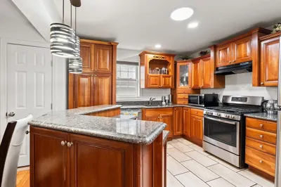 83 Dexter St 1