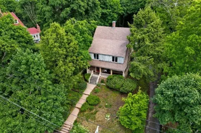 24 Summit Ave