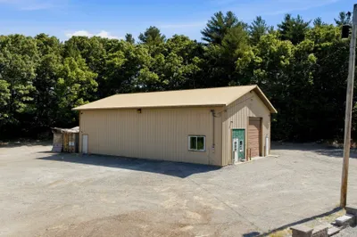 86 Eastman St 1