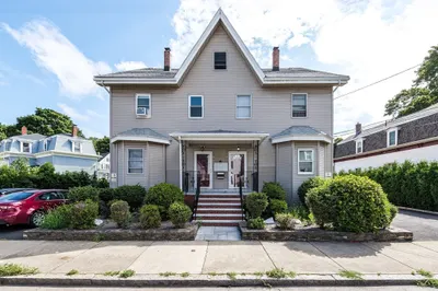 39-41 Columbia St #5 1