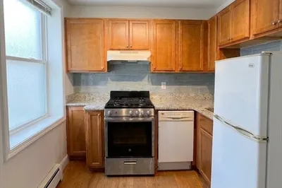 1054 Cambridge St #4F 1