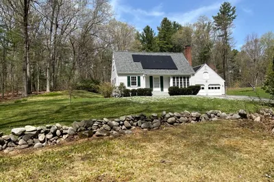 35 Lakeshore Rd