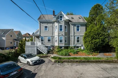 10 Peaceable St #1