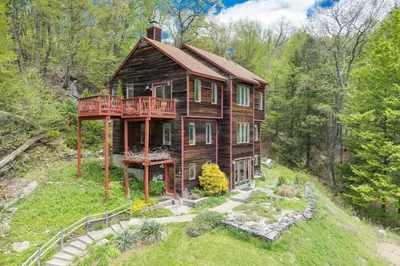 247 Montague Rd 1