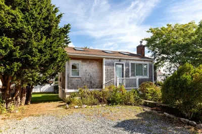 51 Tupper Ave 1