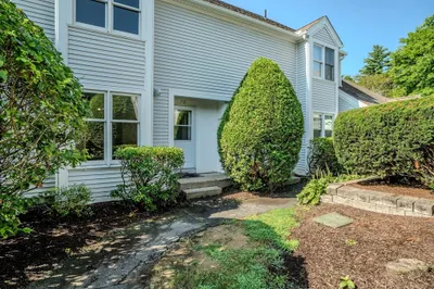 10 Salem Pl #10