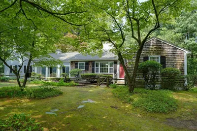 30 Acorn Pl
