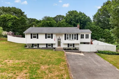 12 Clearwater Dr 1