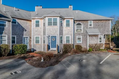 19 Harbor Hill Dr #19 1