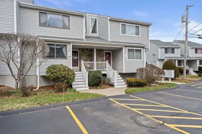 1008 Pleasant St #24 1
