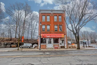 205 Elm St 1
