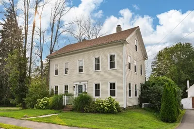 368 Main St 1
