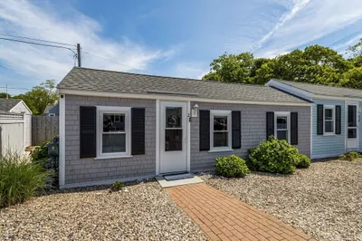 128 Sea Street #2 1