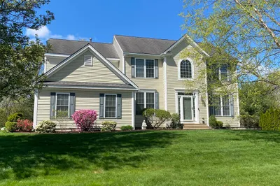 21 Seaver Farm Ln 1