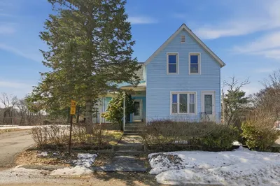 1 Bellmore St 1