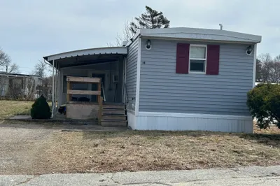 14 Debra Circle