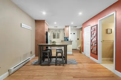 9 Adam St #12