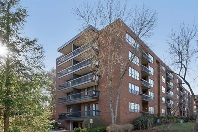 210 Nahanton St #522 1