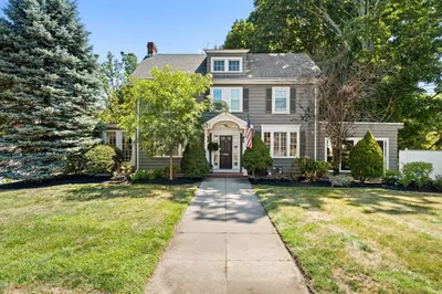 351 Lowell St 1
