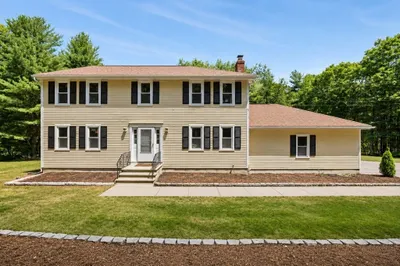 74 Lakeview Rd 1