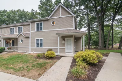 61 Abbey Memorial Drive #102