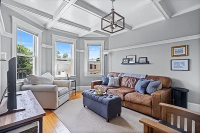40 King St #3 1
