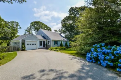 141 Pond View Dr 1