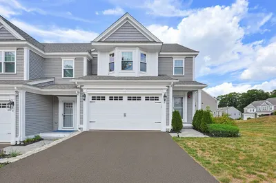 2 Evergreen Dr #2