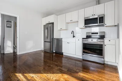 23 Courtland St #1