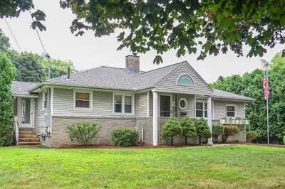 54 Lawn St 1
