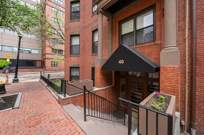 38-40 Saint Botolph St #5 1
