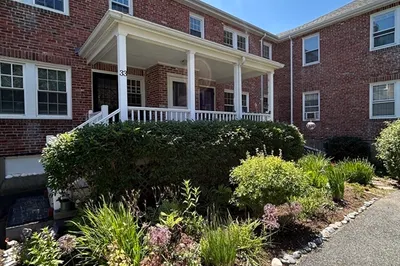33 Hammond Pond Parkway #4