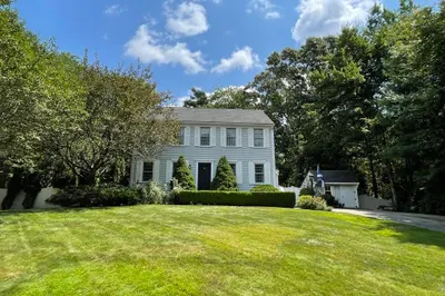 10 Greenbrier Lane