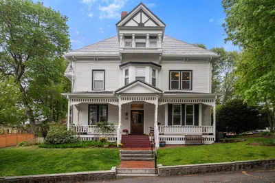 14 Center St #3