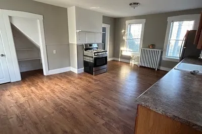 41-43 Middlesex St #2