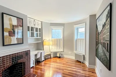 8 Brimmer Street #1A 1