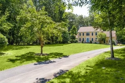 8 Briarwood Dr 1