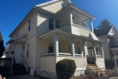 491-493 Newbury St 1