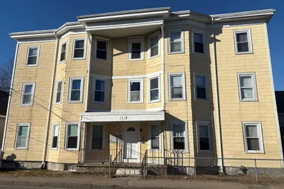 293 School St