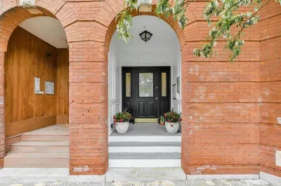 11 Mark St #2