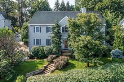 1104 Commonwealth Ave