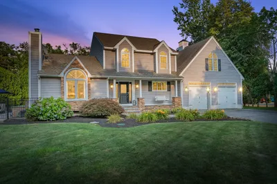 2 Lawtons Ln 1