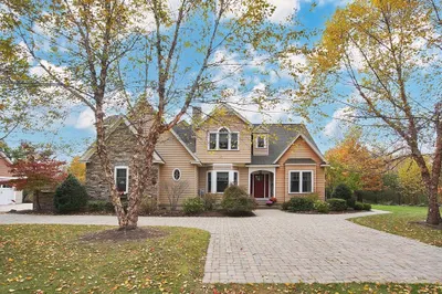 16 Paradise Lake Rd 1
