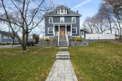 362 Sladen St 1