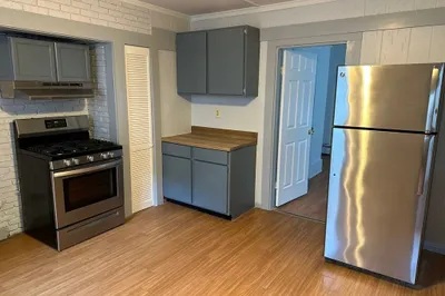 2 Lockwood St #2