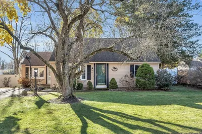 51 Shady Lane Ave 1