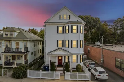 146 Spring St 1