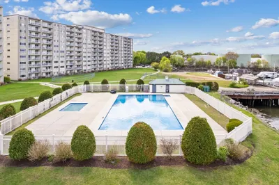 200 Cove Way #211